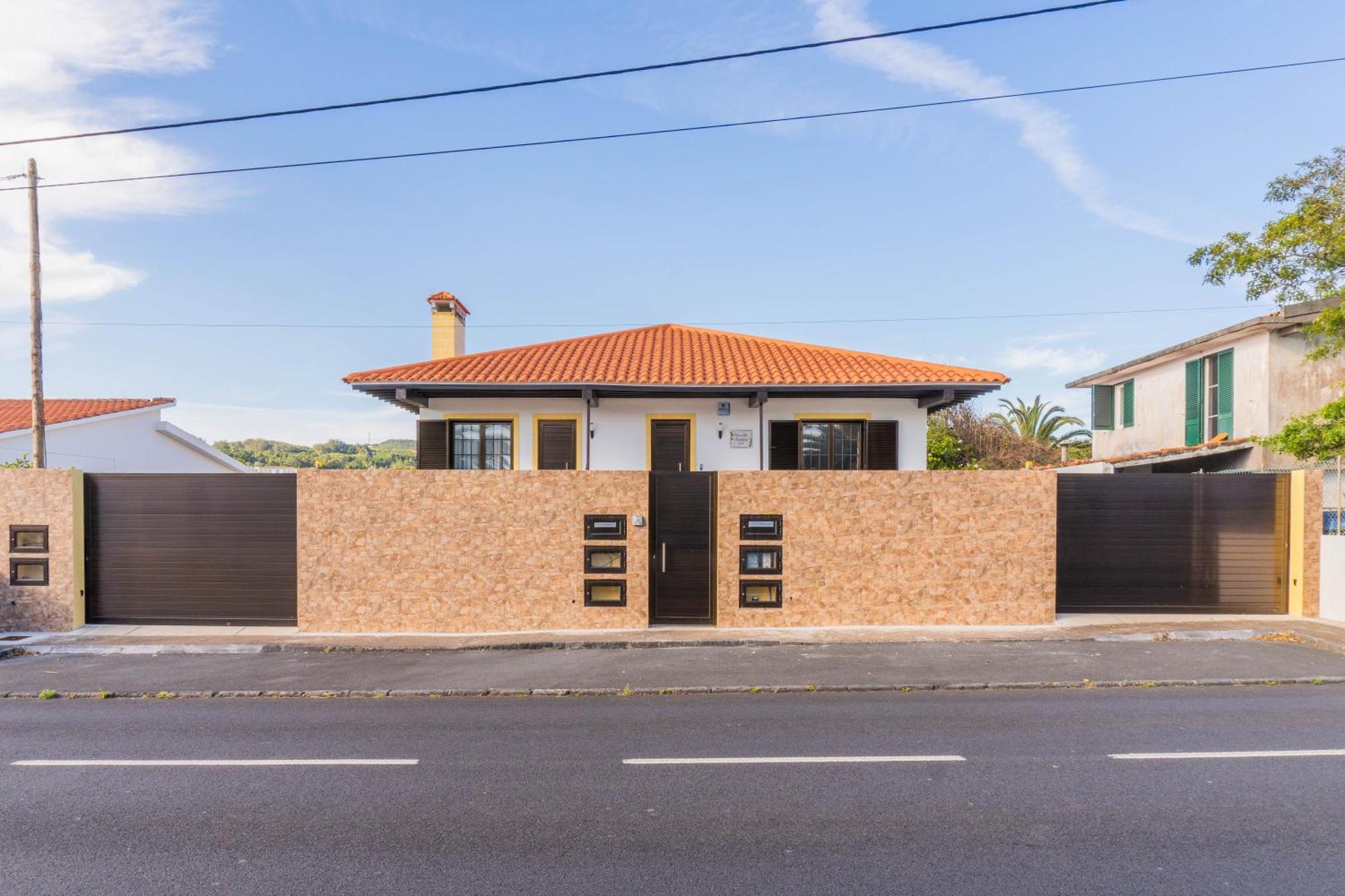 Pinheiro Sun&Beach House Ponta Delgada  Exterior photo